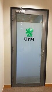 UPM uksekleebis