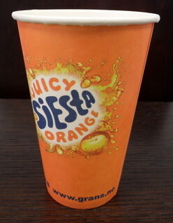Ühekordne joogitops logoga Siesta Orange